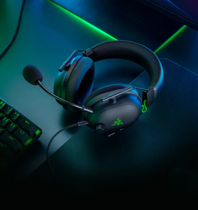 Gaming-headset med virtuellt surroundljud & brusreducerande mikrofon