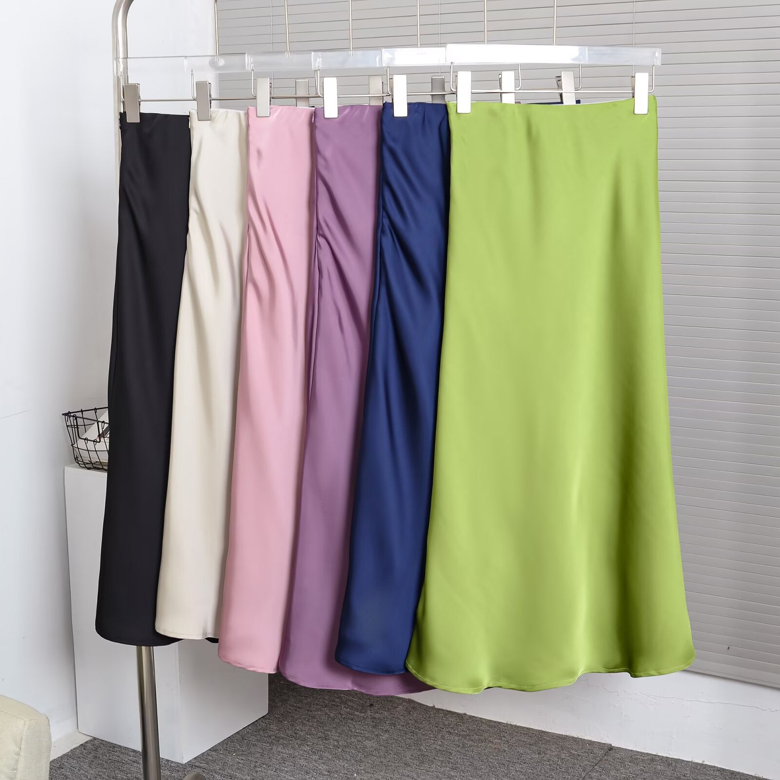 Butt hugging skirt fishtail skirt long skirt