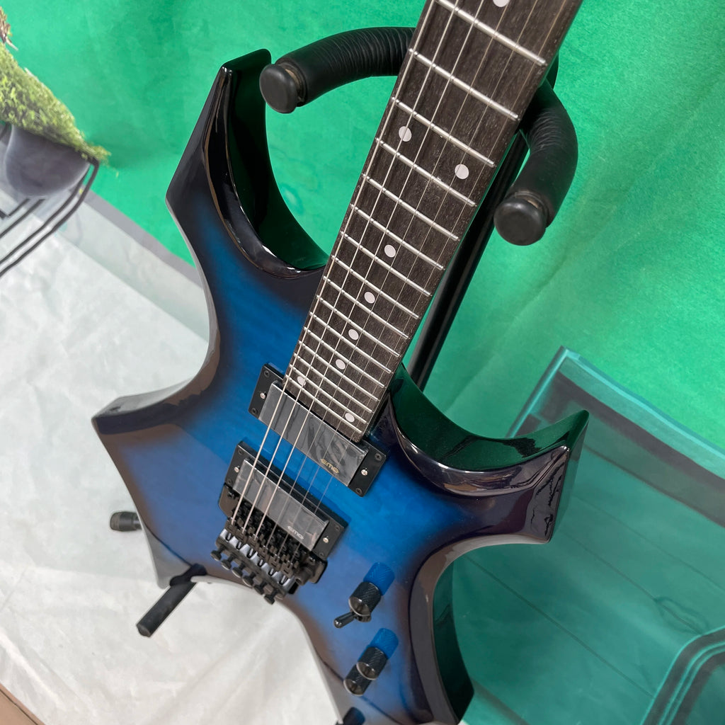 6-string electric guitar blue-black gradient finish, black hardware, tremolo system guitars ,unique and distinctive   guitarra