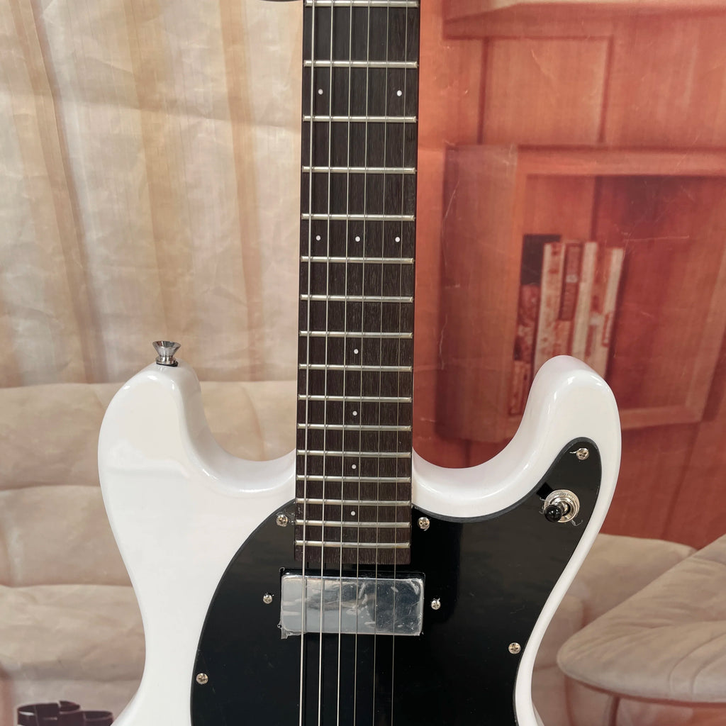6-string electric guitar with a  white body and black pickguard, rosewood fretboard guitars—retro-style lightweight  guitarra