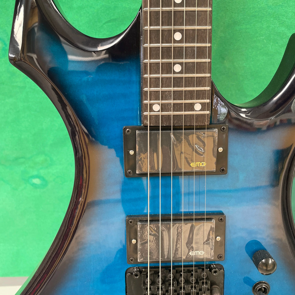 6-string electric guitar blue-black gradient finish, black hardware, tremolo system guitars ,unique and distinctive   guitarra