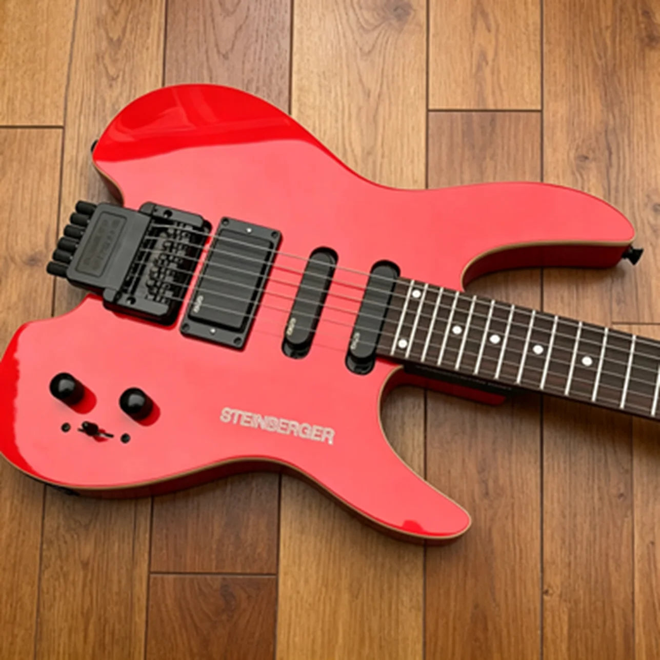 Electric guitar, 6 strings, diverse styles, beautiful sound quality, fast shipping, free shipping