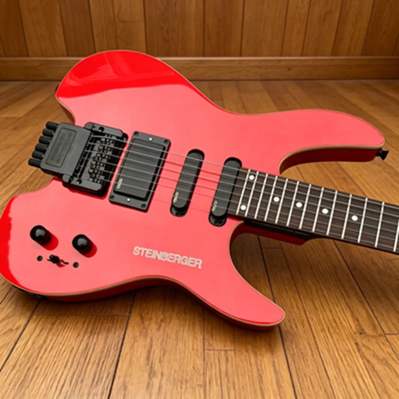 Electric guitar, 6 strings, diverse styles, beautiful sound quality, fast shipping, free shipping