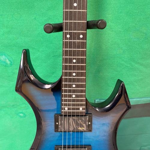 6-string electric guitar blue-black gradient finish, black hardware, tremolo system guitars ,unique and distinctive   guitarra
