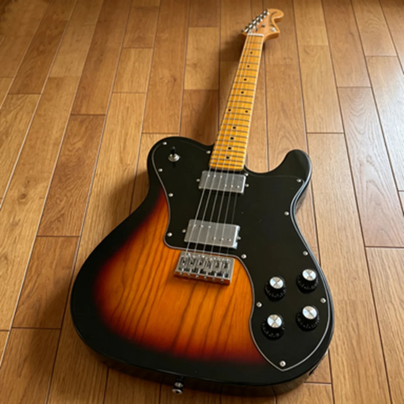Electric guitar, 6 strings, diverse styles, beautiful sound quality, fast shipping, free shipping