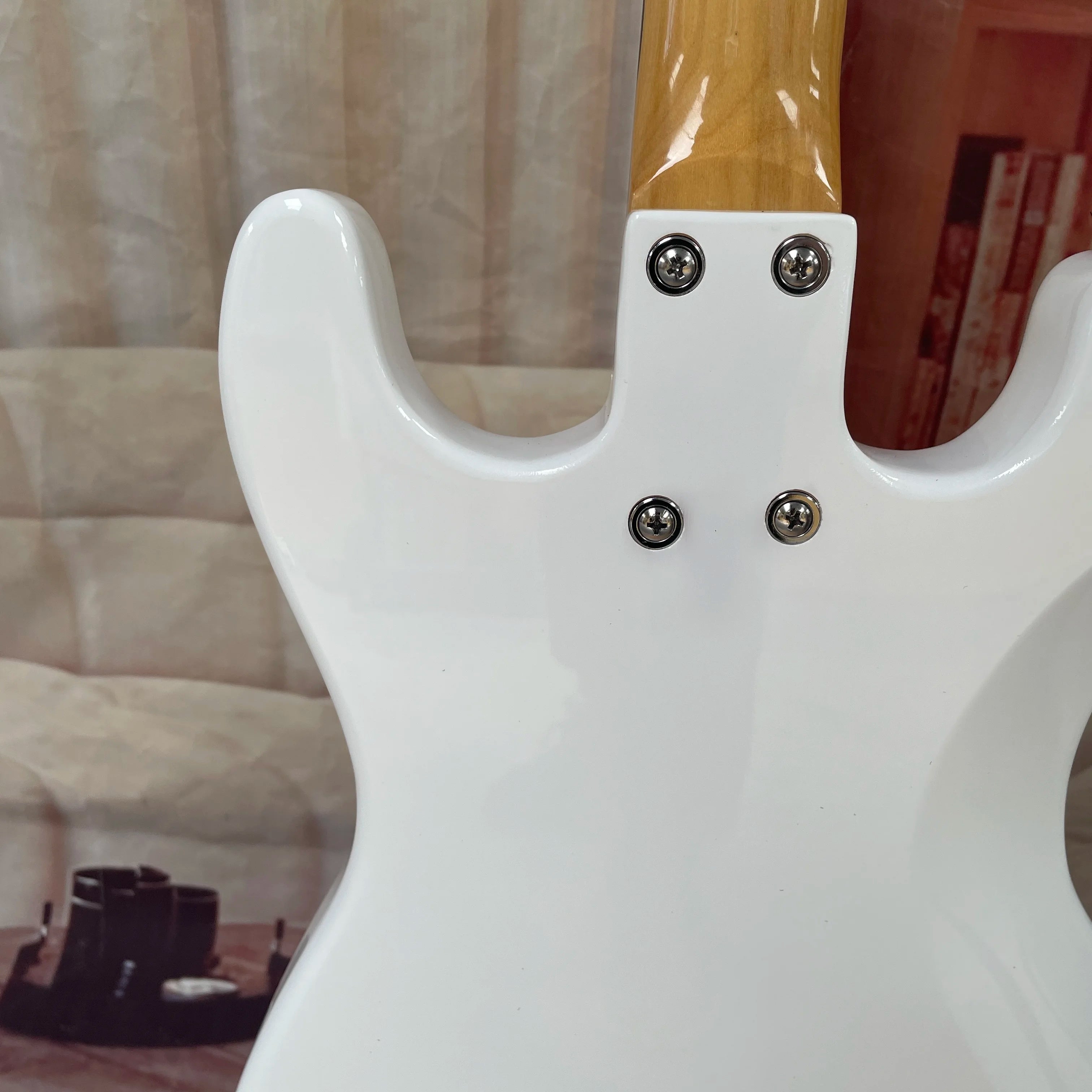 6-string electric guitar with a  white body and black pickguard, rosewood fretboard guitars—retro-style lightweight  guitarra