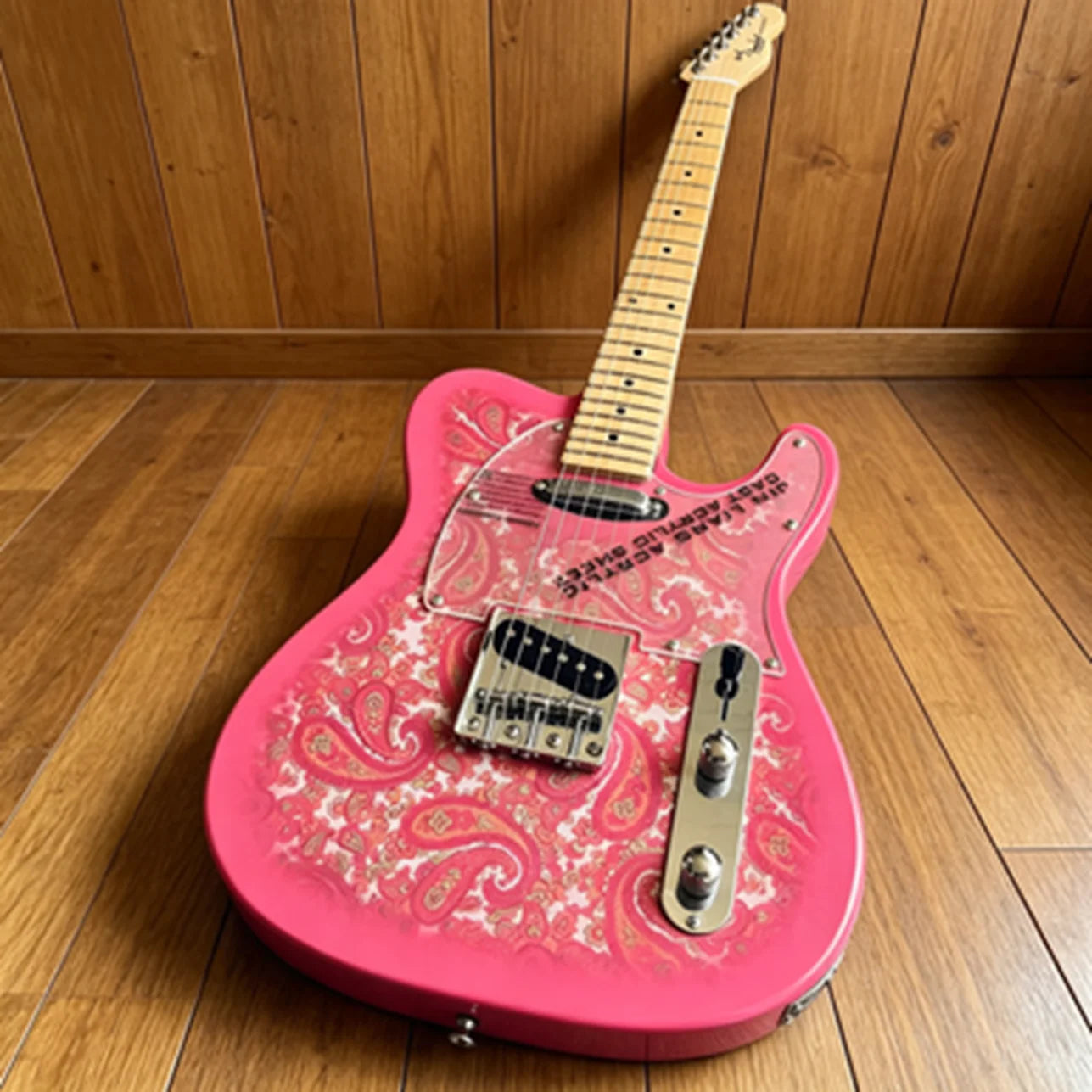 Electric guitar, 6 strings, diverse styles, beautiful sound quality, fast shipping, free shipping