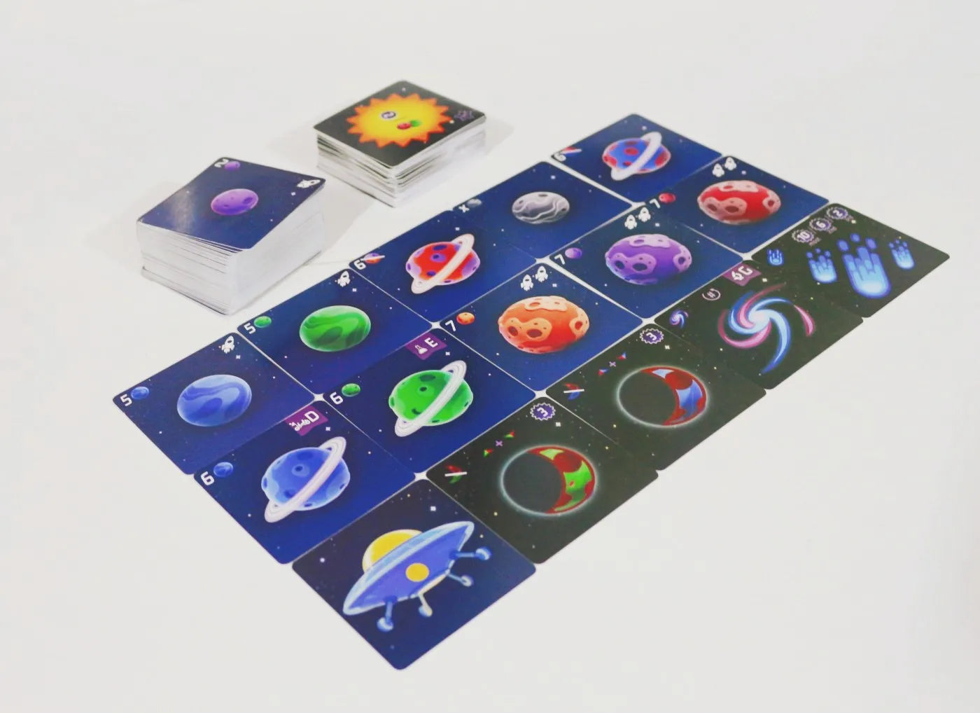 Point Galaxy  Board Game - a fast and fun card-drafting sequence-building game for the whole family!